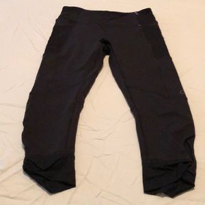 Black cropped leggings